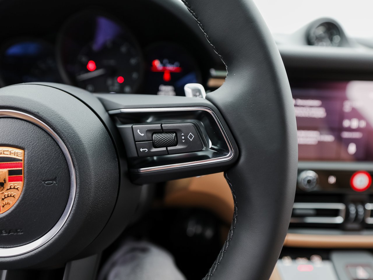 Certified 2026 Porsche Macan AWD/4WD image 16