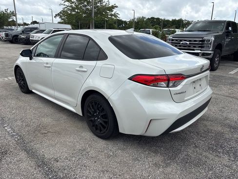 Used 2020 Toyota Corolla LE image 6