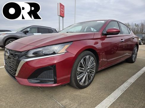 Certified 2025 Nissan Altima 2.5 SL image 1