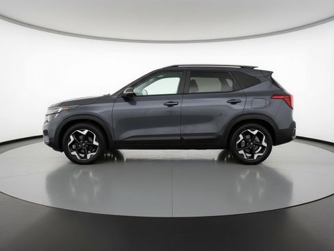 Used 2025 Kia Seltos S image 5