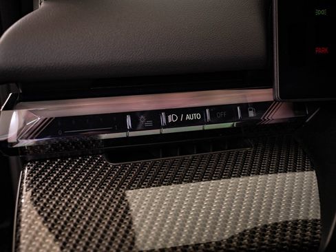 New 2026 BMW 550e xDrive image 43