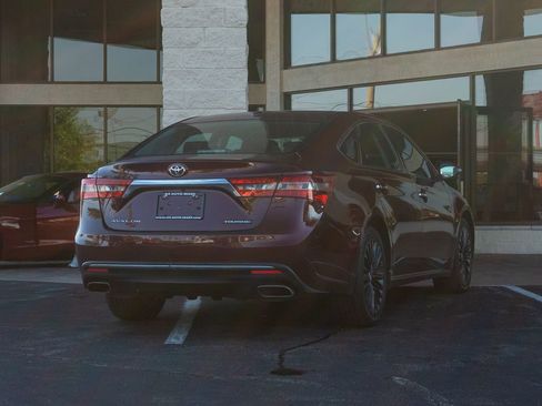 Used 2017 Toyota Avalon Touring image 6