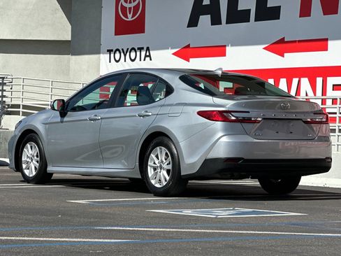 Used 2025 Toyota Camry LE FWD image 3