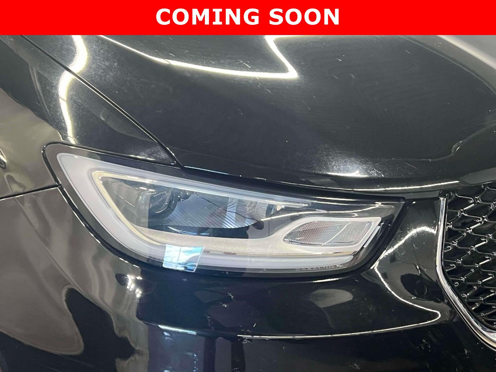 Certified 2024 Chrysler Pacifica Touring-L FWD image 10