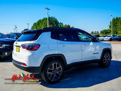 New 2026 Jeep Compass Limited image 7