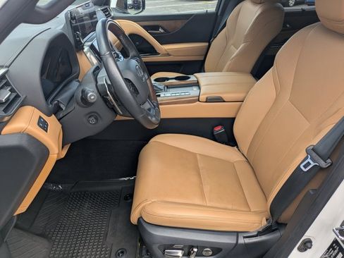 Used 2025 Lexus LX 600 4WD w/ Accessory Package (2T) image 15