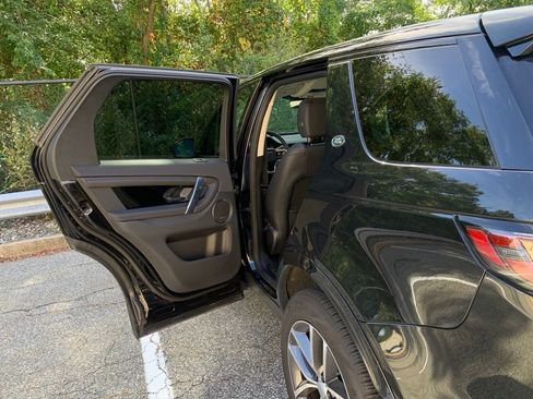 Certified 2025 Land Rover Discovery Sport S image 15