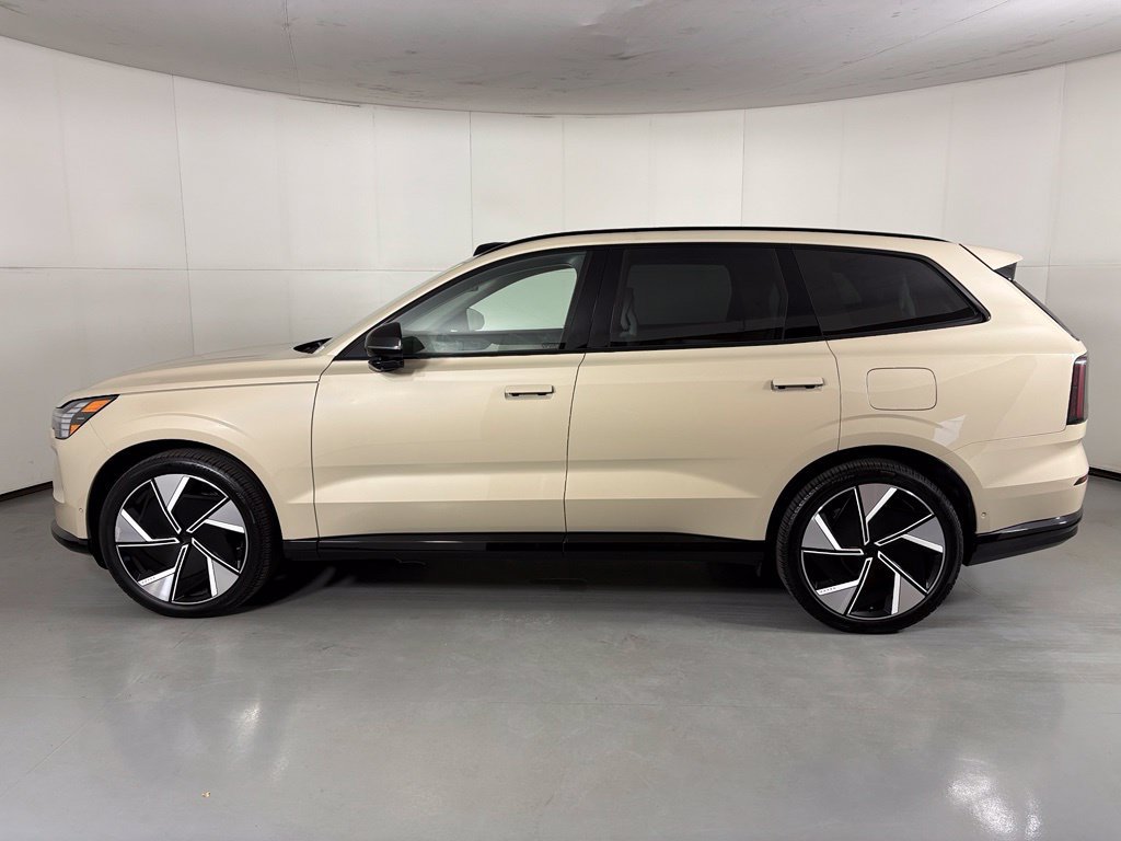 Used 2025 Volvo EX90 Ultra AWD/4WD image 5