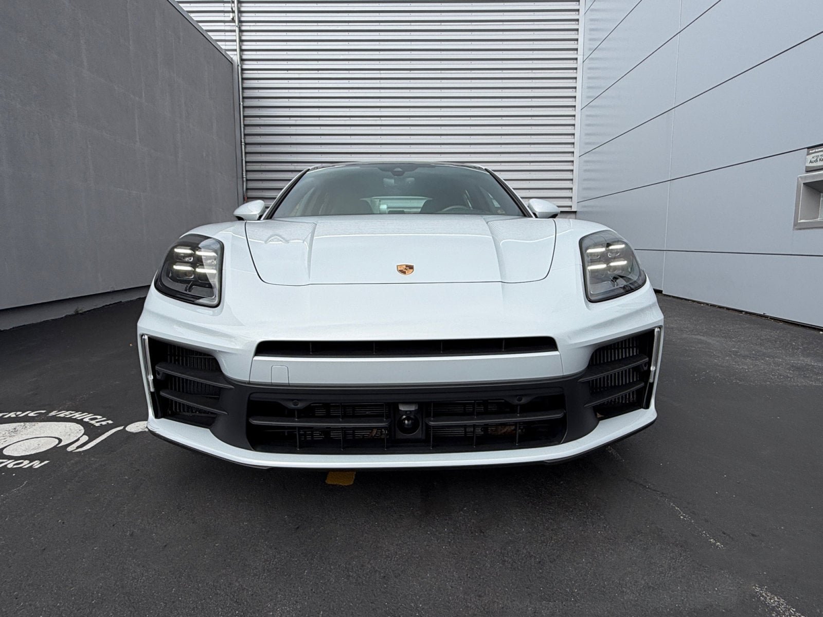 Certified 2025 Porsche Panamera 4 AWD/4WD image 6