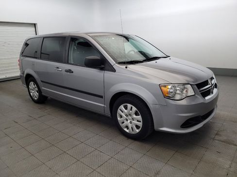 Used 2018 Dodge Grand Caravan SE w/ UConnect Hands-Free Group FWD image 11