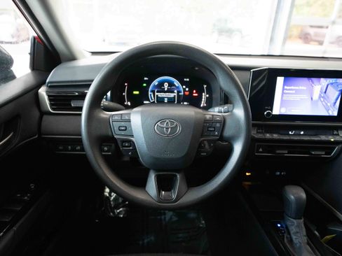 Used 2025 Toyota Camry LE FWD image 21