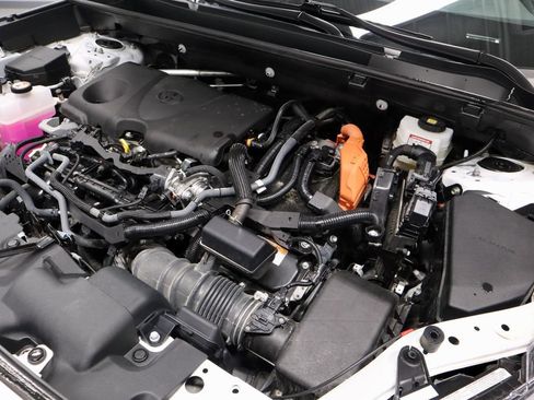 Used 2025 Toyota RAV4 XLE AWD/4WD image 16