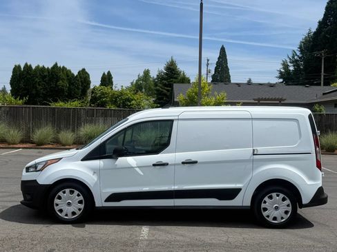 Used 2022 Ford Transit Connect XLT FWD image 2