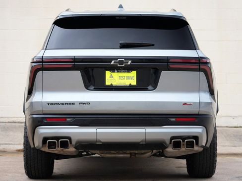 Used 2024 Chevrolet Traverse Z71 w/ Enhanced Driving Package AWD/4WD image 10