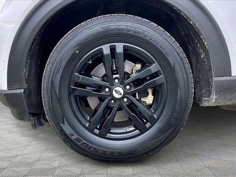 Used 2021 Ford Explorer XLT image 9