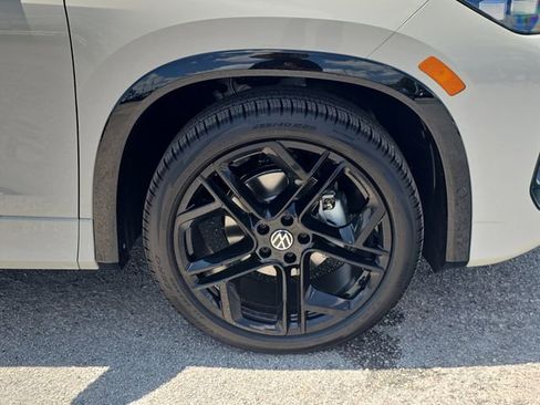 New 2026 Volkswagen Tiguan SE R-Line FWD image 4
