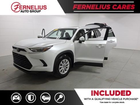 Used 2024 Toyota Grand Highlander XLE image 11