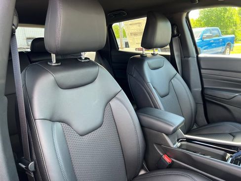 New 2026 Jeep Compass Latitude AWD/4WD image 9
