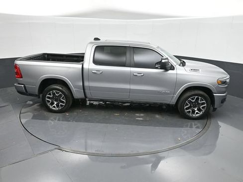 Used 2025 RAM 1500 Laramie AWD/4WD image 31