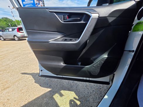 Used 2024 Toyota RAV4 LE FWD image 16