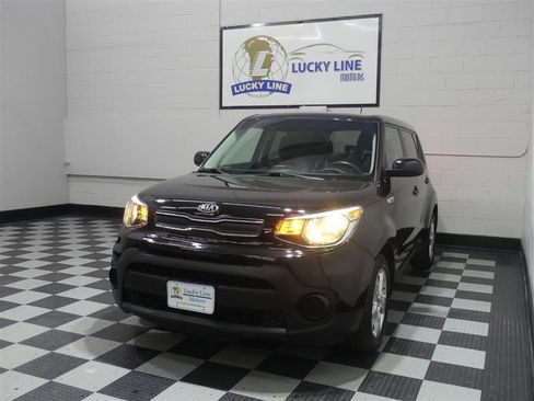 Used 2017 Kia Soul w/ Convenience Package image 4