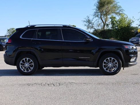 Used 2020 Jeep Cherokee Latitude Plus w/ Cold Weather Group AWD/4WD image 7