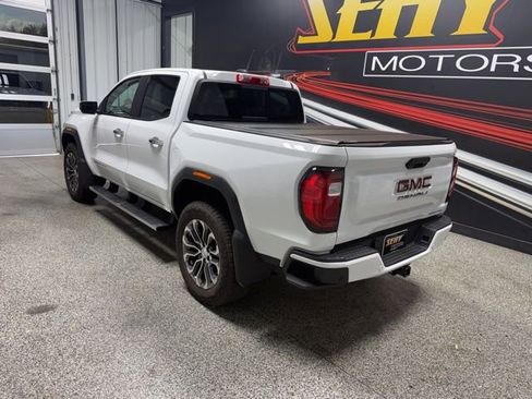 Used 2023 GMC Canyon Denali image 12