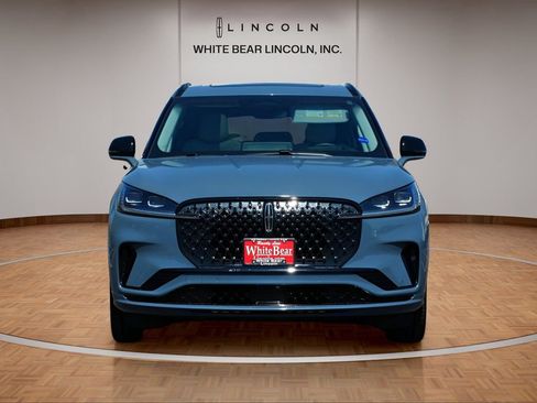 Used 2025 Lincoln Aviator Reserve w/ Equipment Group 201A AWD/4WD image 2