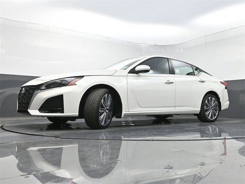 Used 2023 Nissan Altima 2.5 SL image 27