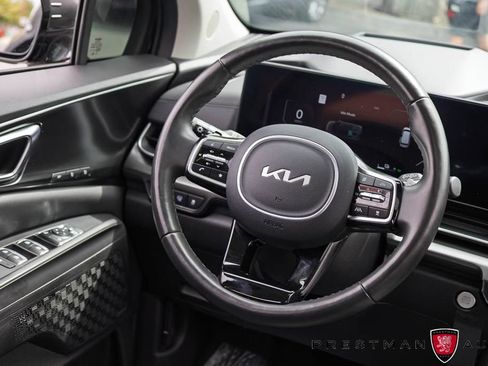 Used 2025 Kia Carnival SX Prestige FWD image 40