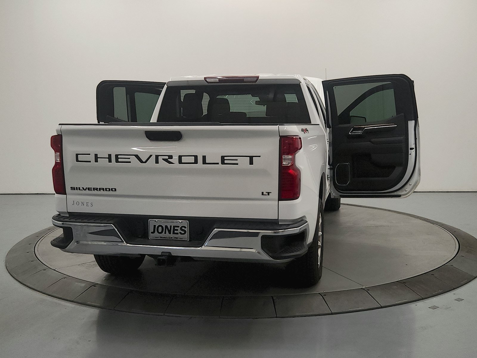 Used 2024 Chevrolet Silverado 1500 LT AWD/4WD image 15