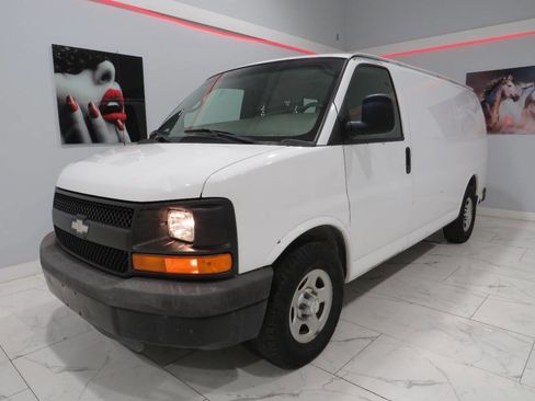 Used 2008 Chevrolet Express 1500 image 3