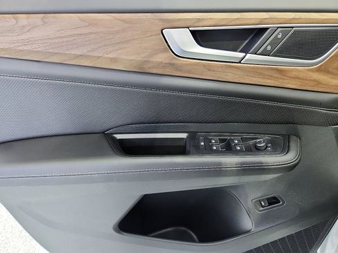 New 2026 Volkswagen Atlas SE FWD image 13