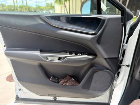 Used 2025 Lexus NX 250 FWD w/ Accessory Package (K3) image 3