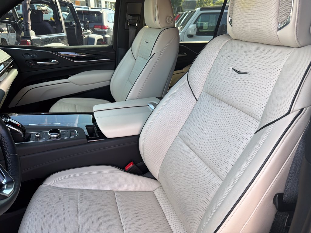 Used 2022 Cadillac Escalade ESV Sport w/ Touring Package AWD/4WD image 6