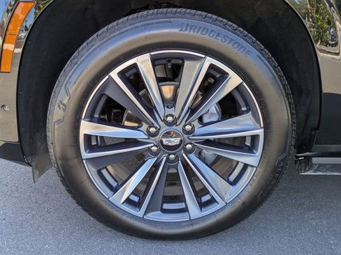Used 2025 Cadillac Escalade ESV Sport w/ Touring Package AWD/4WD image 11