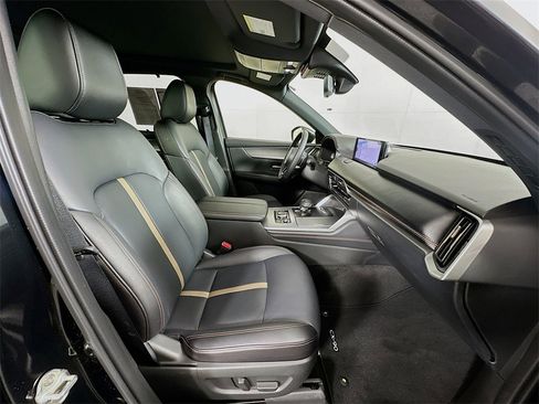 Used 2025 MAZDA CX-90 3.3 Turbo w/ Premium Plus Pkg image 31