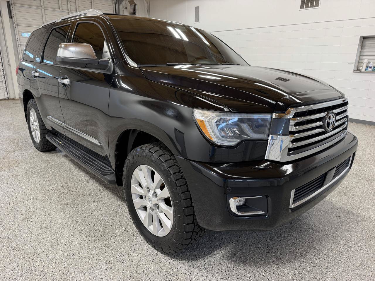 Used 2018 Toyota Sequoia Platinum w/ Carpet Mat Package AWD/4WD image 4