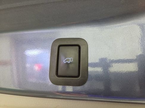 Used 2018 Toyota Highlander Limited Platinum AWD/4WD image 36
