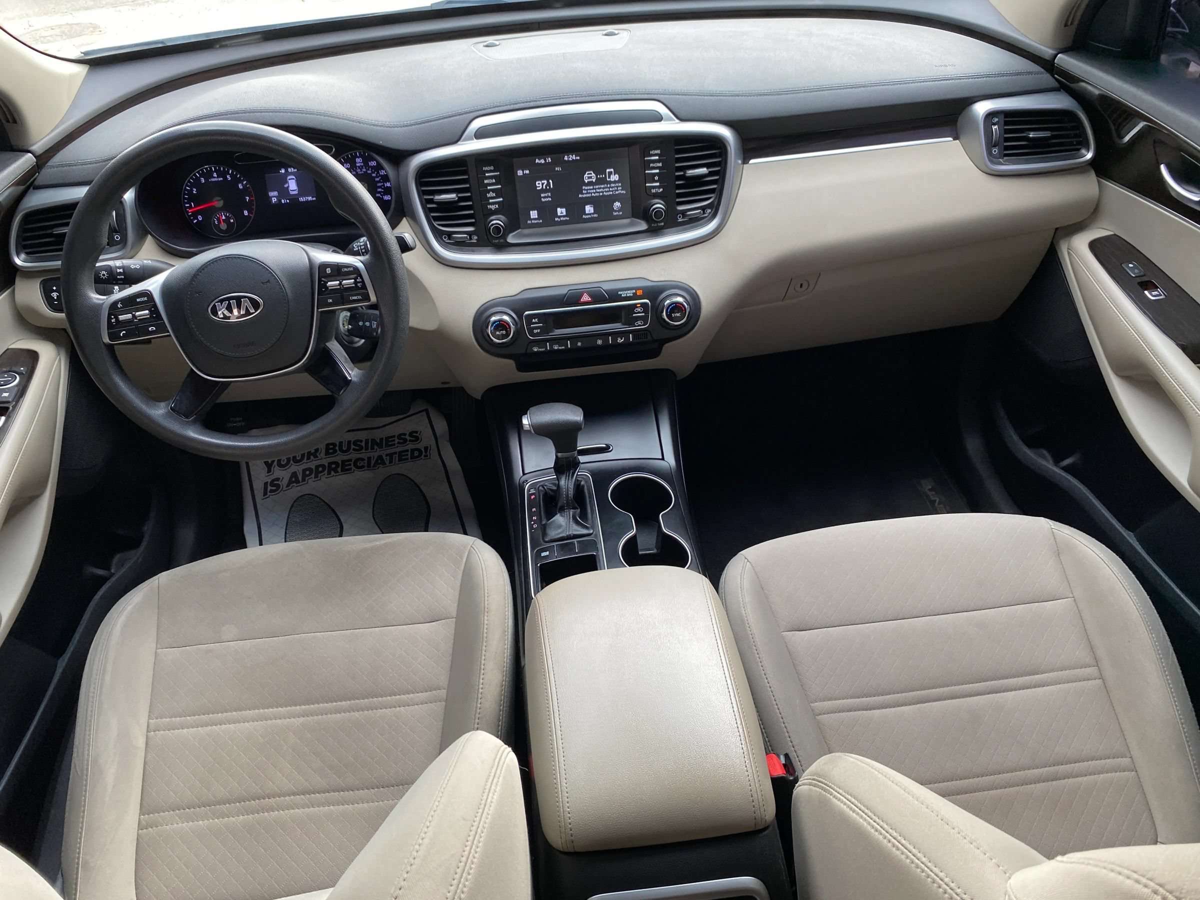 Used 2019 Kia Sorento FWD V6 image 4