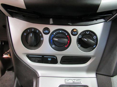 Used 2014 Ford Focus SE image 15