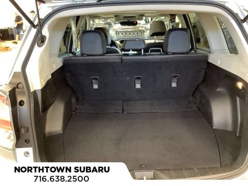 Used 2018 Subaru Forester 2.5i Touring AWD/4WD image 17