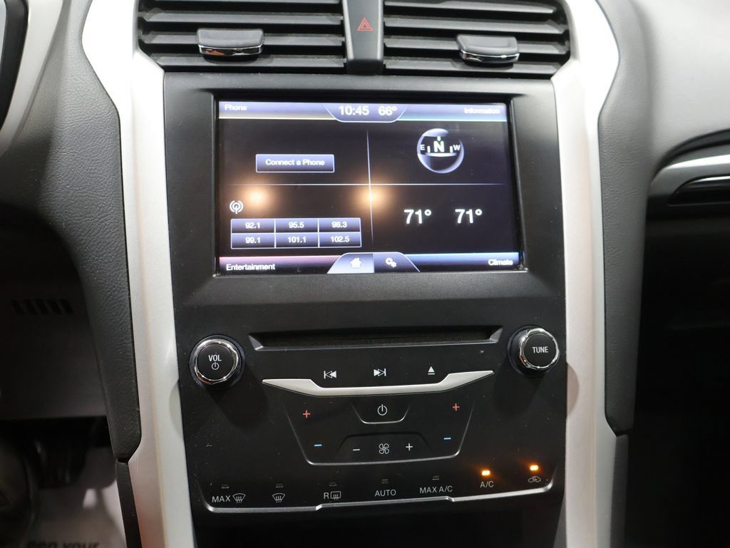 Used 2014 Ford Fusion SE FWD image 6