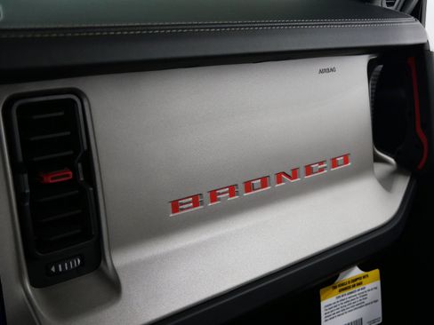 Used 2024 Ford Bronco Raptor w/ Interior Carbon Fiber Pack 6 AWD/4WD image 35