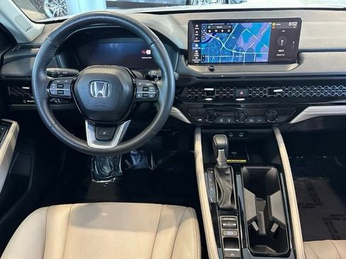 Used 2025 Honda Accord Touring image 29