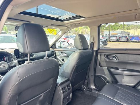 Used 2022 Nissan Rogue Platinum w/ Head-Up Display Package AWD/4WD image 27