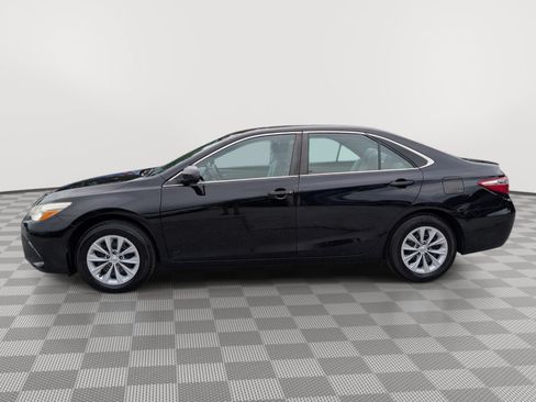 Used 2017 Toyota Camry LE FWD image 2