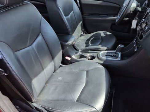 Used 2013 Chrysler 200 Limited FWD image 20