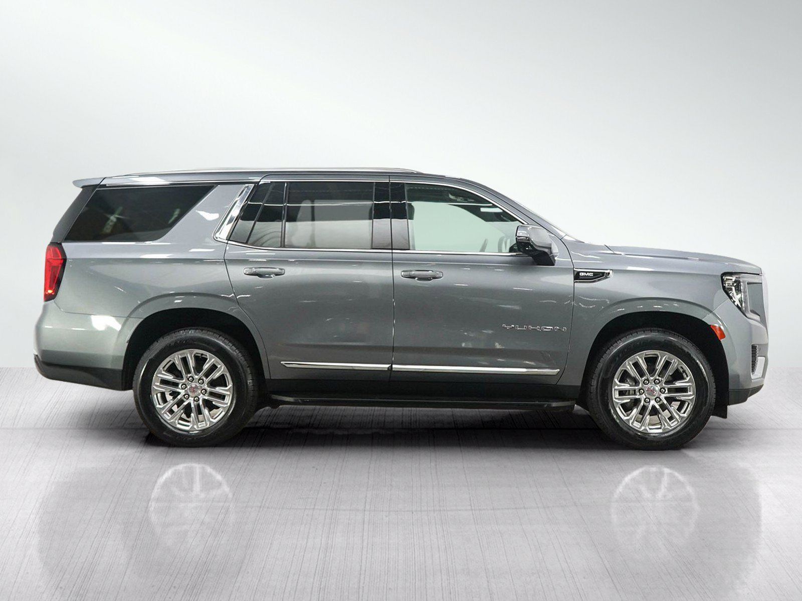 Used 2022 GMC Yukon SLT w/ SLT Premium Package AWD/4WD image 6
