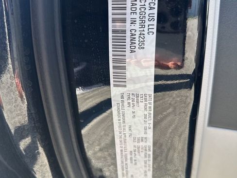 Used 2024 Chrysler Voyager LX image 10